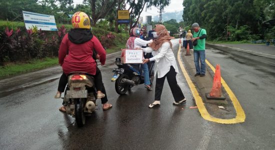 Relawan Malili Turun Ke Jalan Galang Bantuan Banjir Masamba