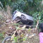 Tidak Ada Rambu Jalan, Mobil ini Kecelakaan Karena Kerikil Lepas di Dusun Balambano