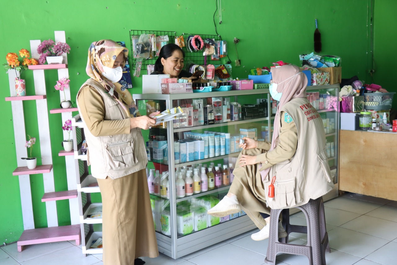 Sidak Toko dan Minimarket, Tim Pengawas Temukan Obat, Kosmetik dan Makanan Expire
