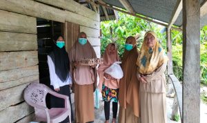 Puskesmas Mangkutana Bagikan Paket Sembako Bagi Warga Kurang Mampu