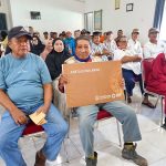 Penghasilan Tak Menentu, Tukang Ojek di Wasuponda Bersyukur Terima Bantuan Kartu Lansia